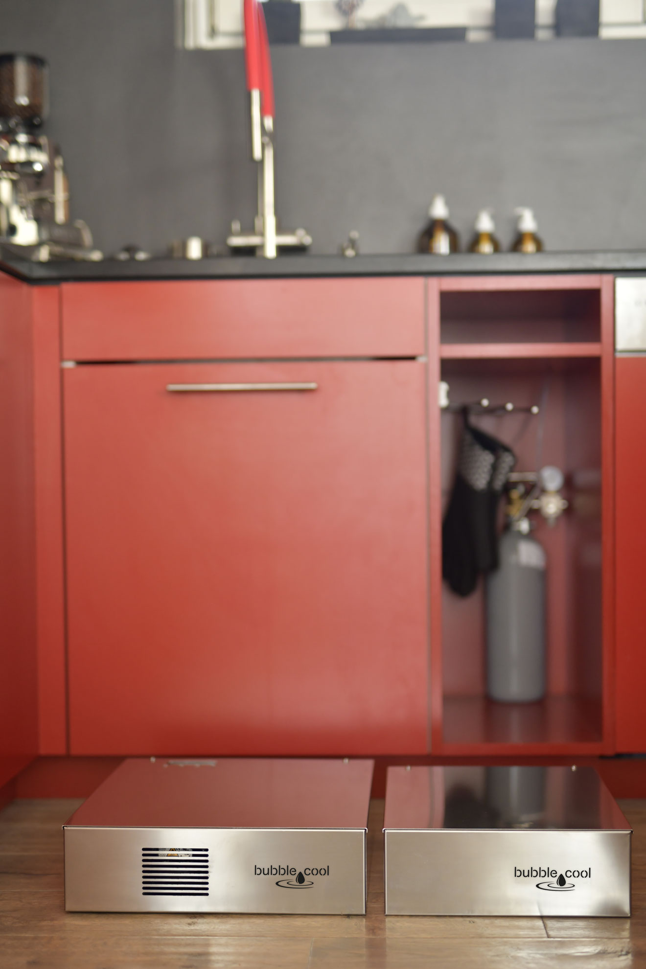 bubble-cool: Küchensockel Filter Anlage
